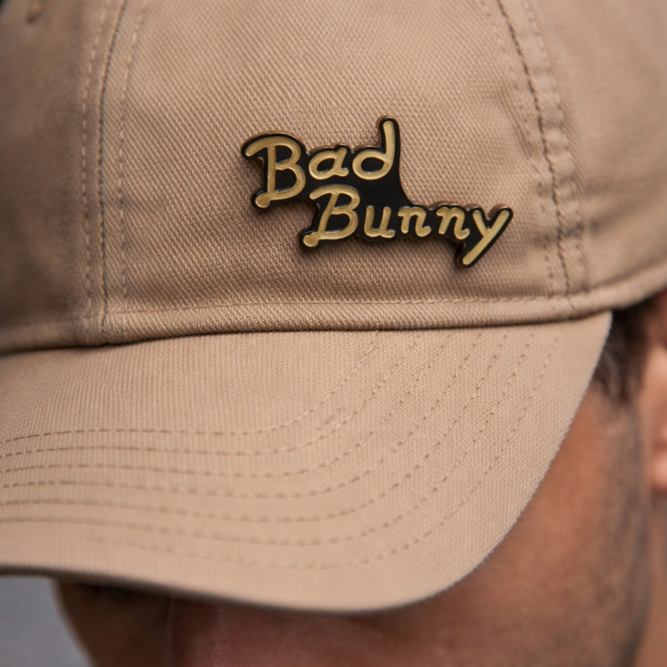 Pin Bad Bunny Signature Fradostore