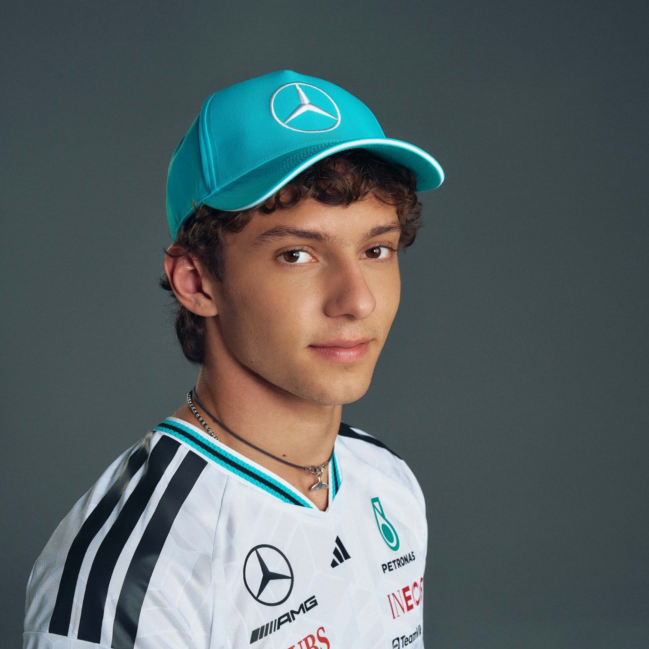 Gorra Mercedes-AMG F1 054