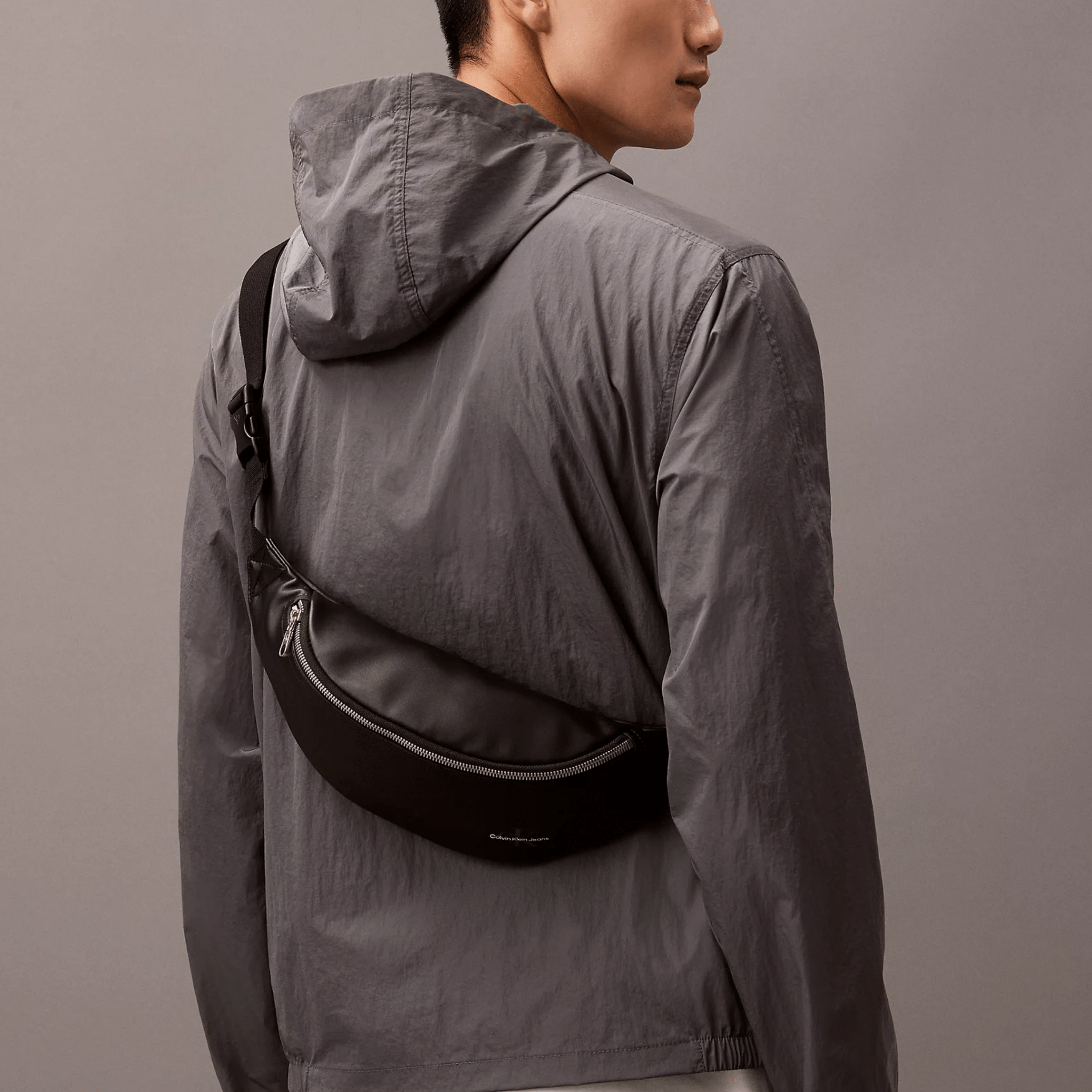 Canguro Calvin Klein Monogram 477 - Fradostore