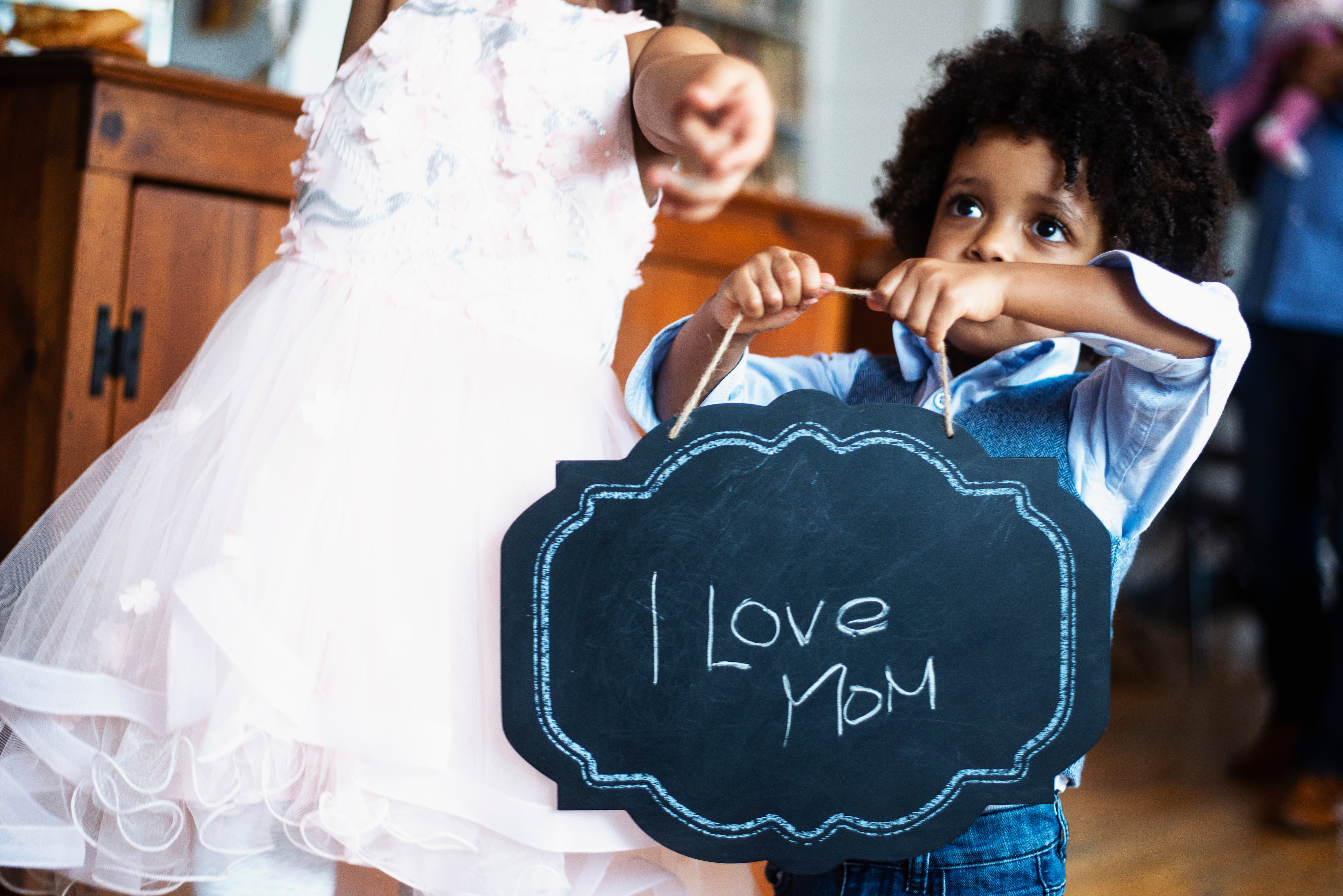 kids-show-mom-some-love.jpg