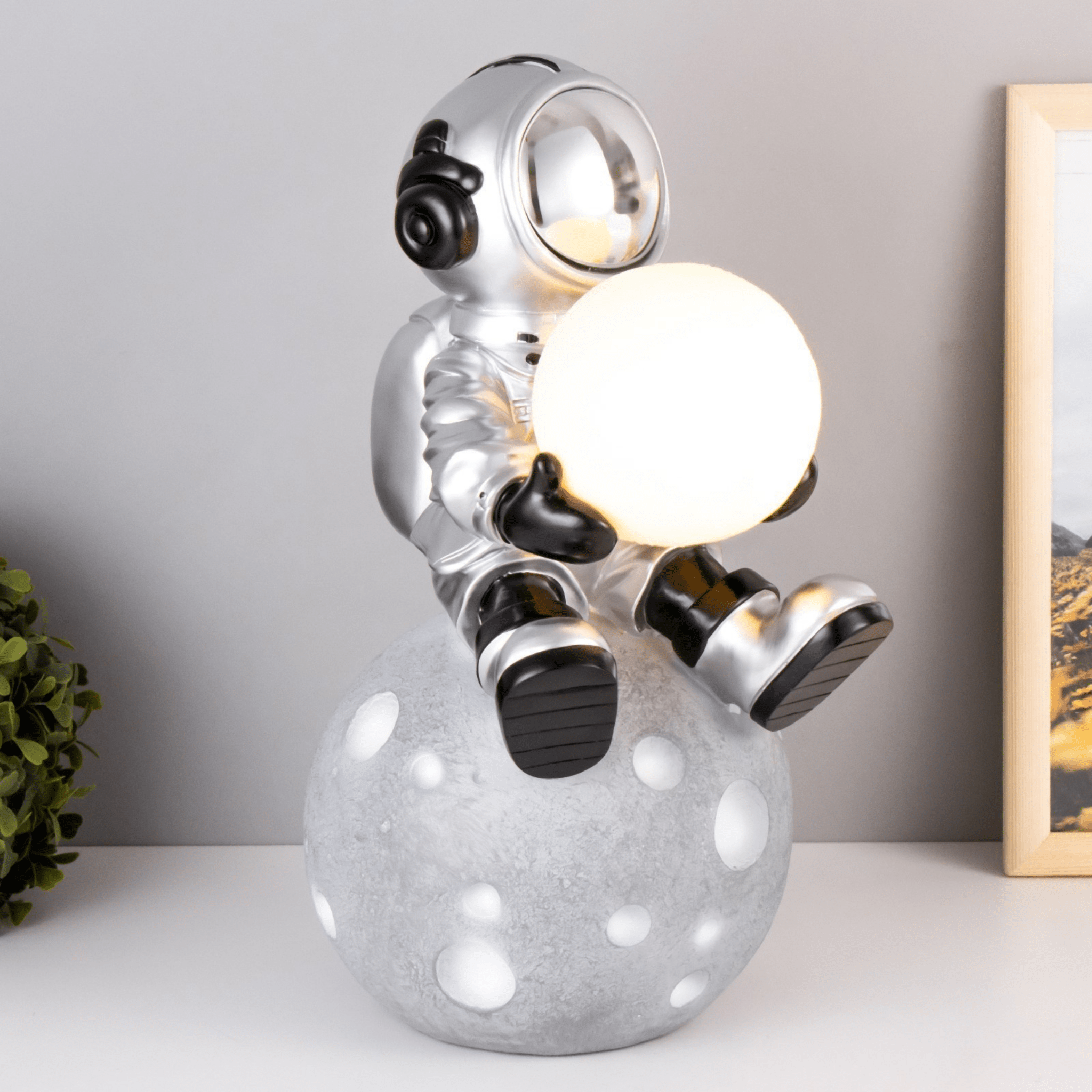 Moon Astronaut - Fradostore